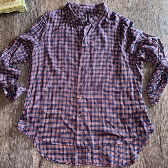 Liverpool size large ladies shirt so soft - Picture 1 of 7
